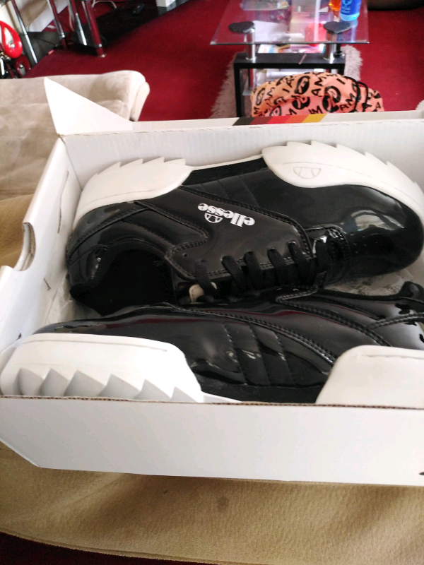 ellesse silver trainers